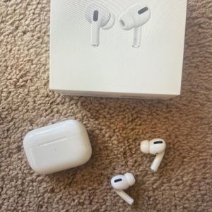 Apple AirPods Pro in excellent condition